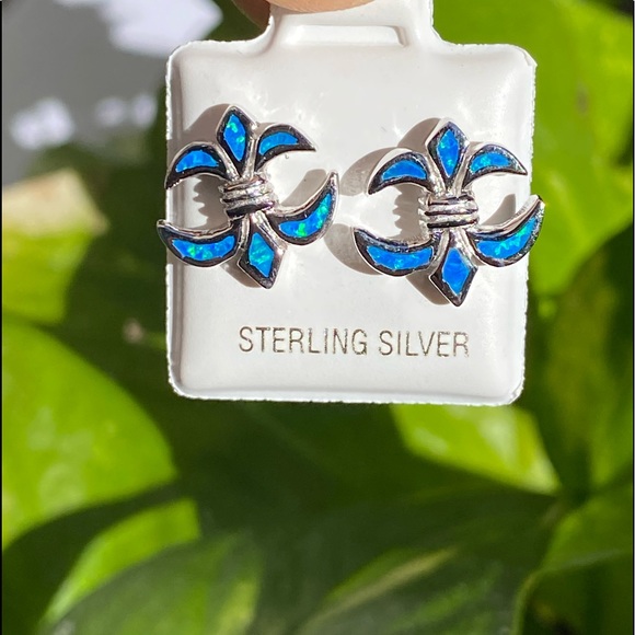 ✨NEW✨ 925 sterling silver Fleur De Lis opal earrings⚜️ - Picture 6 of 11